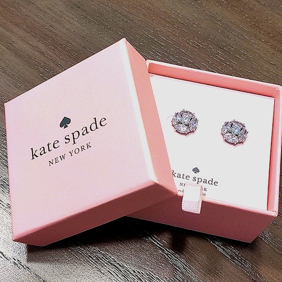 NEW Kate Spade Marquise Cluster Stud Earrings in Silver - Picture 6 of 8